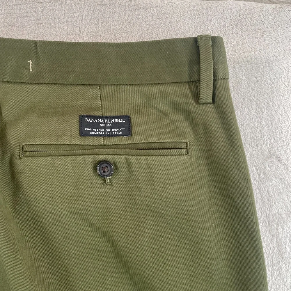 BANANA‎ REPUBLIC Slim Rapid Movement Chino Pants Men 35x28 Waimea Olive Preppy